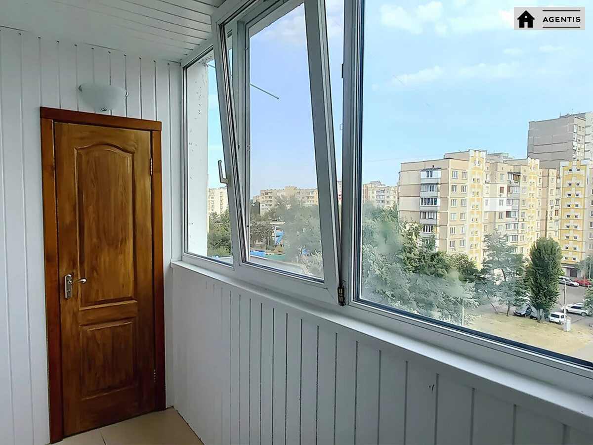 Apartment for rent. 2 rooms, 55 m², 7th floor/16 floors. 16, Chervonoyi Kalyny prosp. Volodymyra Mayakovskoho, Kyiv. 