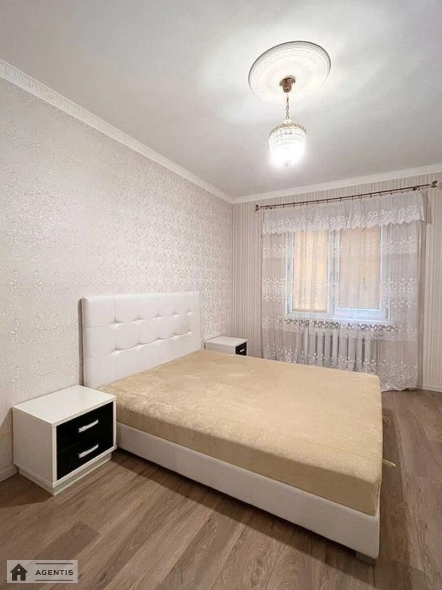 Apartment for rent. 2 rooms, 76 m², 13 floor/23 floors. 16, Petra Hryhorenka prosp., Kyiv. 