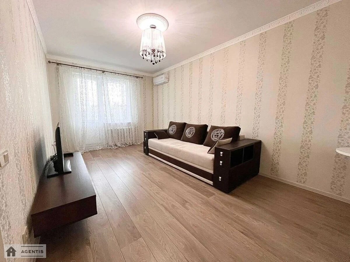 Apartment for rent. 2 rooms, 76 m², 13 floor/23 floors. 16, Petra Hryhorenka prosp., Kyiv. 