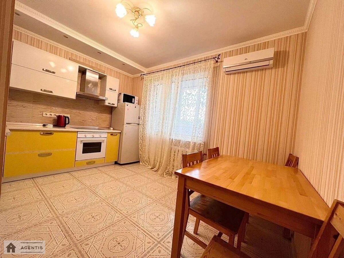 Apartment for rent. 2 rooms, 76 m², 13 floor/23 floors. 16, Petra Hryhorenka prosp., Kyiv. 