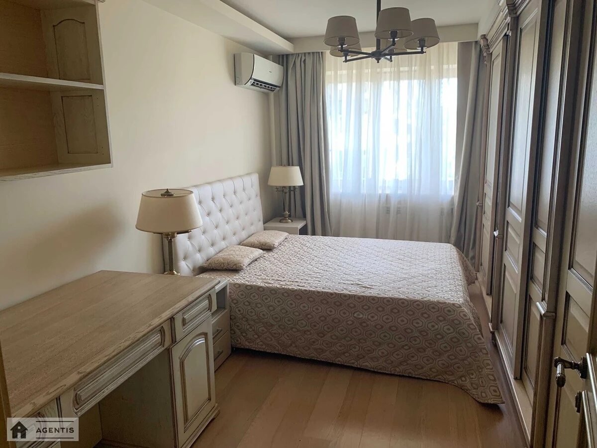 Сдам квартиру. 3 rooms, 60 m², 7th floor/9 floors. 3, Амвросія Бучми вул., Киев. 