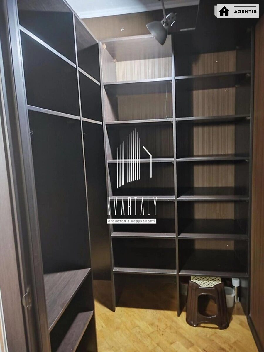 Сдам квартиру. 3 rooms, 80 m², 7th floor/16 floors. 36, Ревуцкого 36, Киев. 