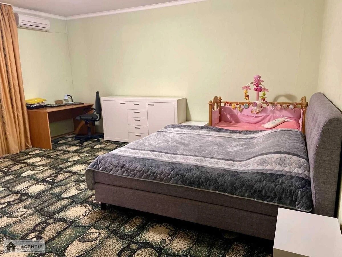 Здам квартиру. 3 rooms, 130 m², 10th floor/14 floors. 4, Старонаводницька 4, Київ. 