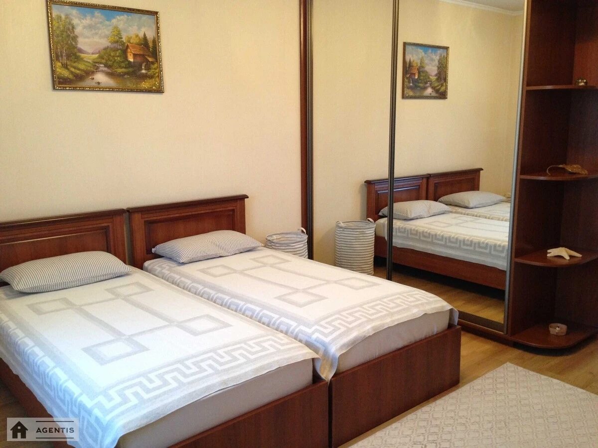 Apartment for rent. 3 rooms, 125 m², 15 floor/23 floors. 5, Nizhynska 5, Kyiv. 