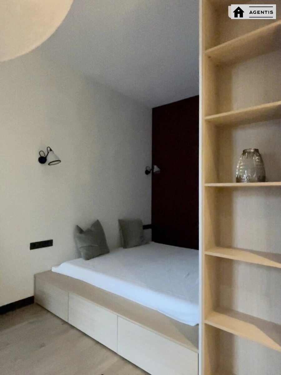 Apartment for rent. 1 room, 55 m², 3rd floor/5 floors. 40, Tarasivska 40, Kyiv. 
