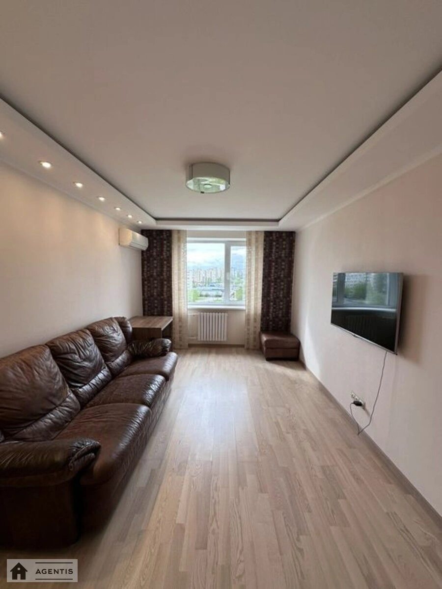 Apartment for rent. 3 rooms, 70 m², 9th floor/16 floors. 12, Akademika Korolova prosp., Kyiv. 