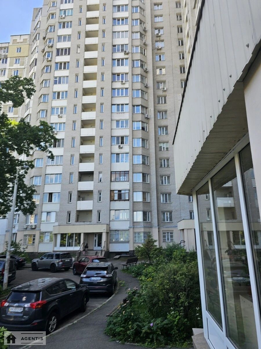 Apartment for rent. 3 rooms, 105 m², 5th floor/18 floors. 19, Akademika Yefremova vul. Komandarma Uborevycha, Kyiv. 