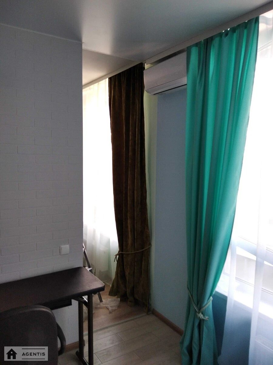 Apartment for rent. 2 rooms, 48 m², 7th floor/25 floors. 14, Prychalna 14, Kyiv. 