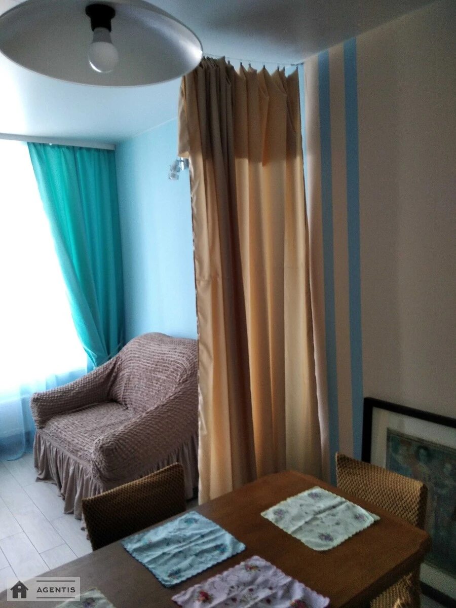 Сдам квартиру. 2 rooms, 48 m², 7th floor/25 floors. 14, Причальная 14, Киев. 