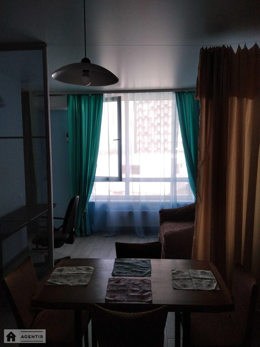 Apartment for rent. 2 rooms, 48 m², 7th floor/25 floors. 14, Prychalna 14, Kyiv. 