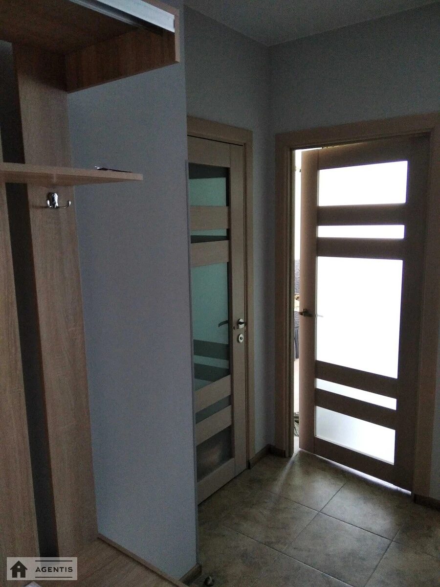 Apartment for rent. 2 rooms, 48 m², 7th floor/25 floors. 14, Prychalna 14, Kyiv. 