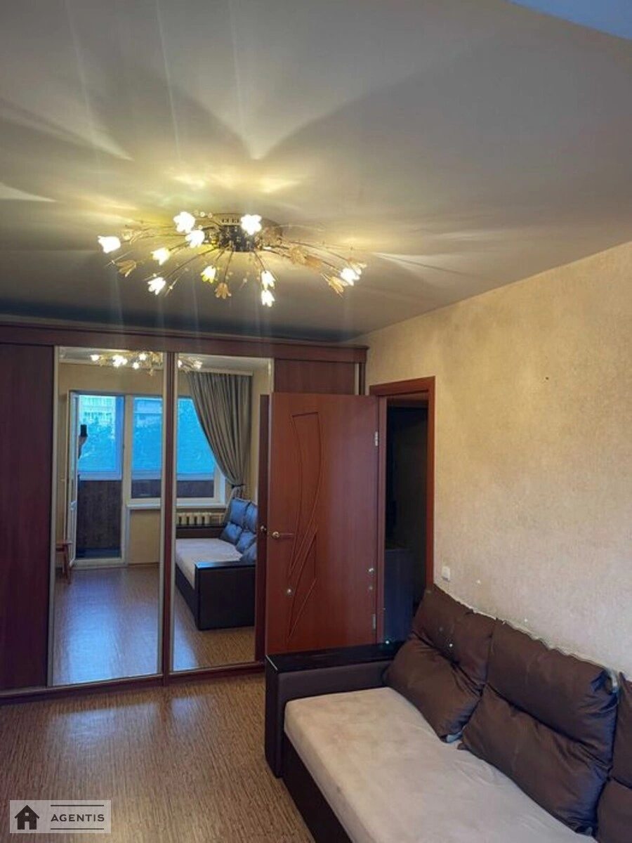 Apartment for rent. 1 room, 27 m², 6th floor/9 floors. 1, Zahorivska vul. Bahhovutivska, Kyiv. 