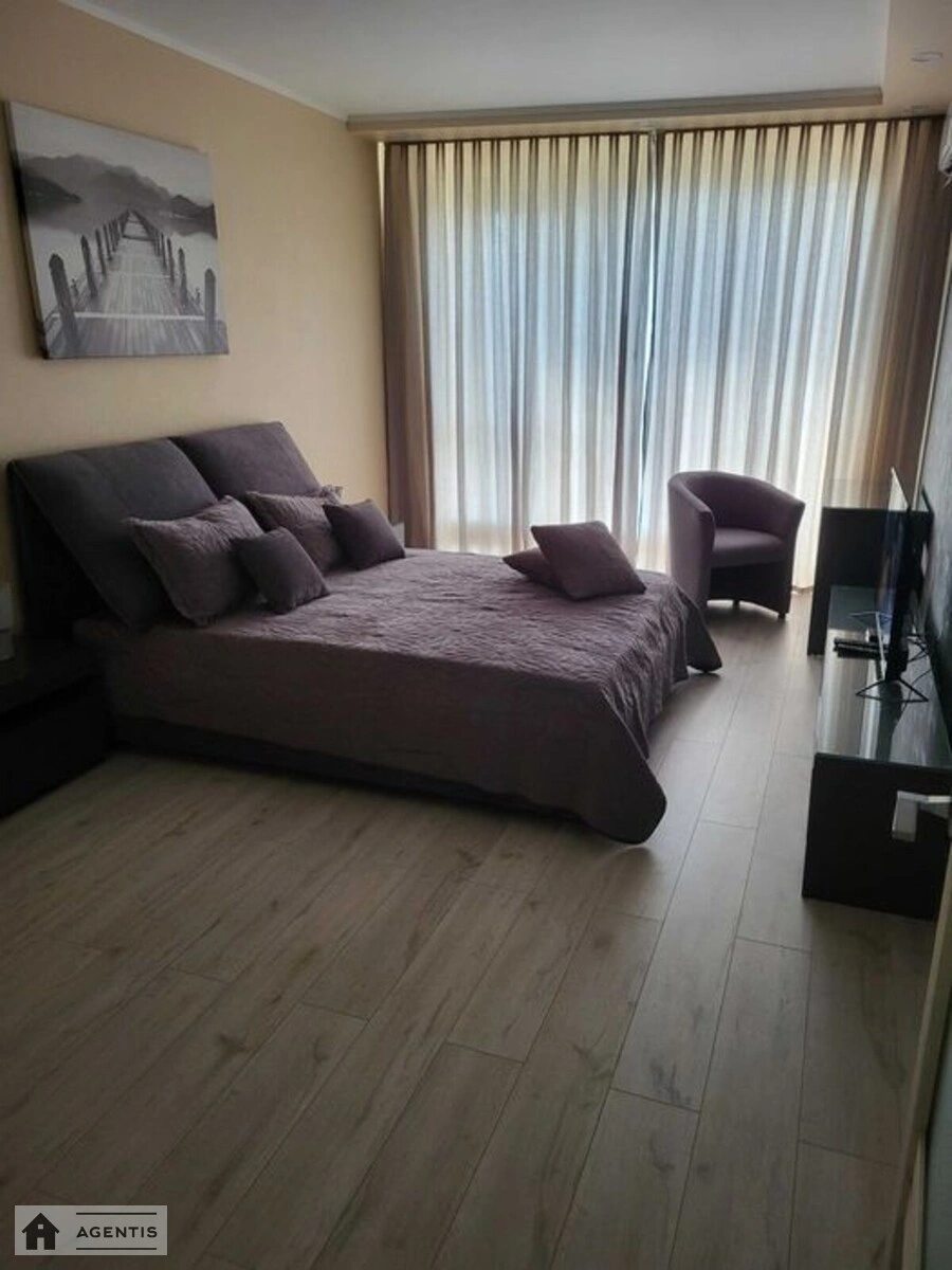 Apartment for rent. 1 room, 50 m², 18 floor/26 floors. 28, Knyazya Romana Mstyslavycha
28, Kyiv. 