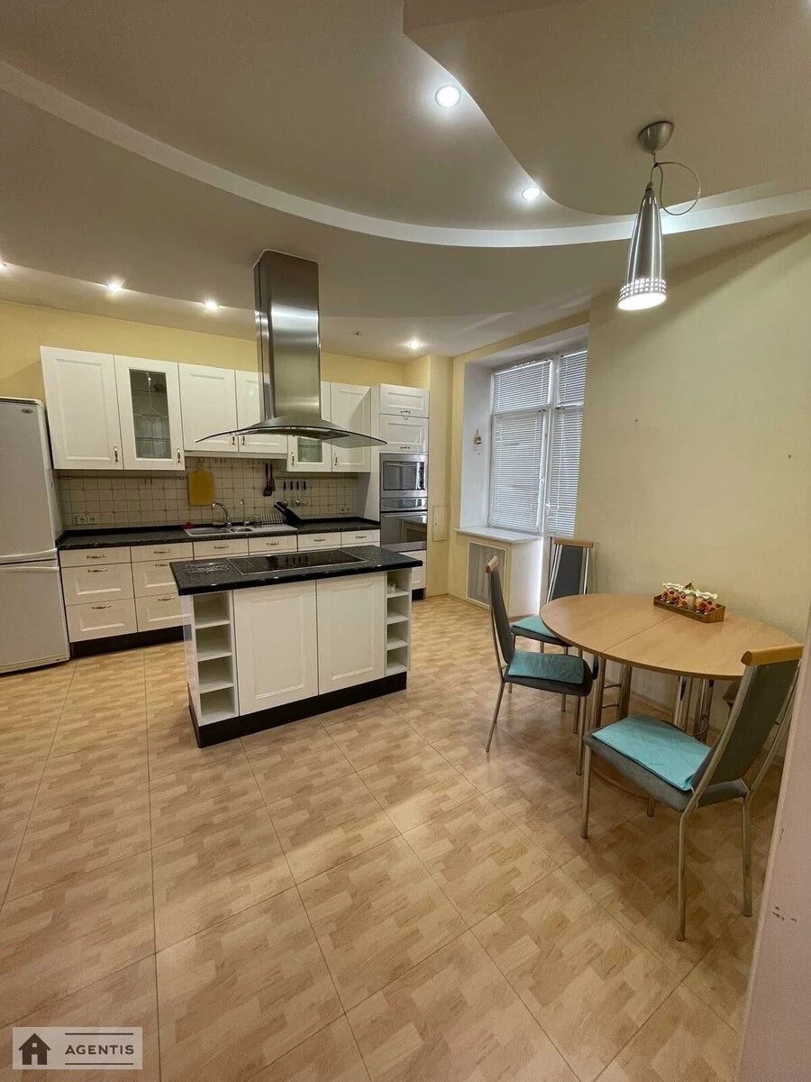 Apartment for rent. 3 rooms, 140 m², 4th floor/18 floors. 140, Antonovycha vul. Horkoho, Kyiv. 