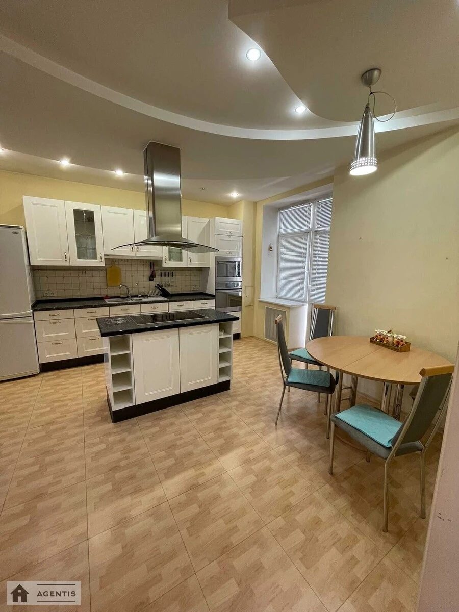 Здам квартиру. 3 rooms, 140 m², 4th floor/18 floors. 140, Антоновича вул. (Горького), Київ. 