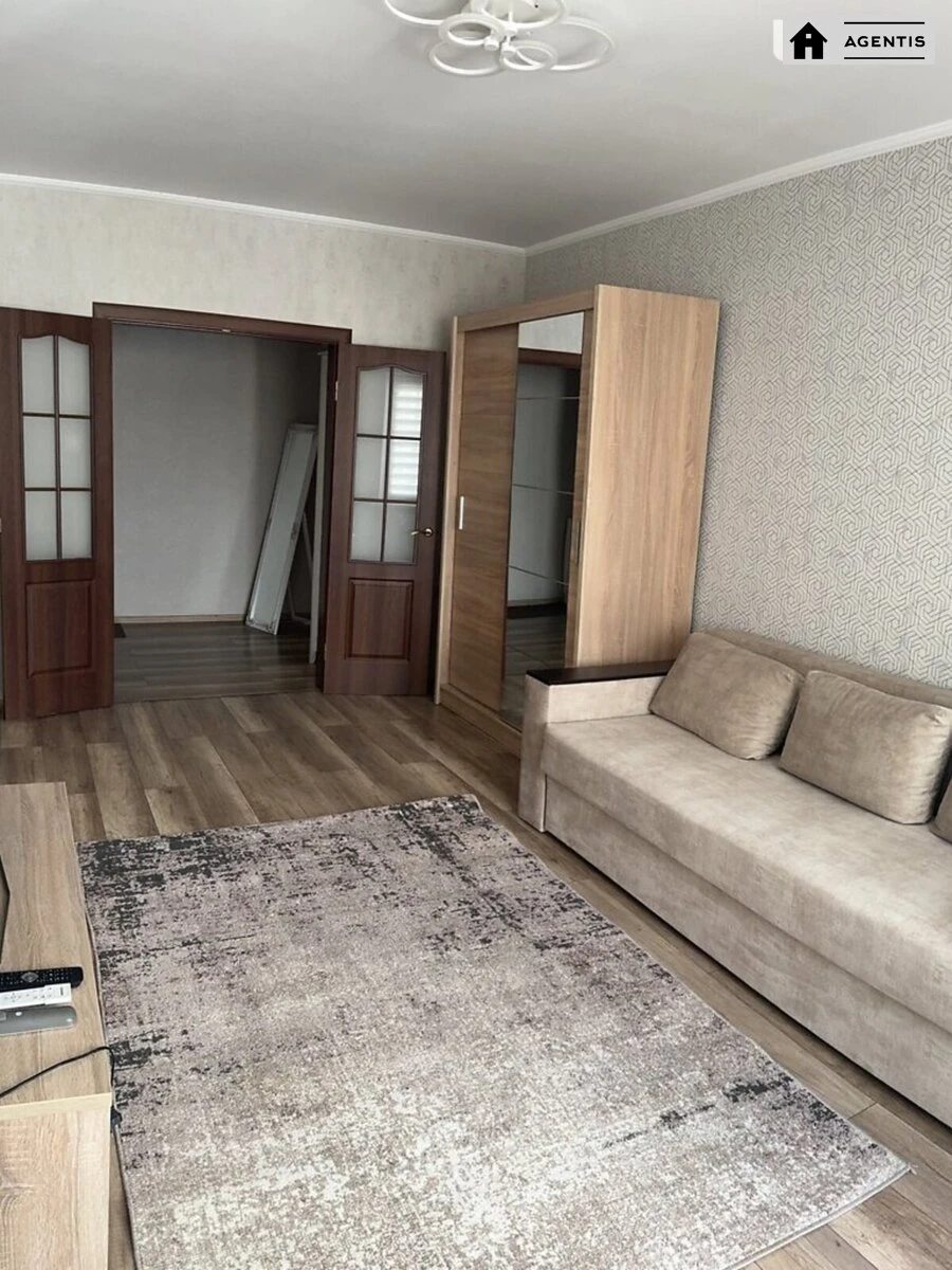 Сдам квартиру. 3 rooms, 81 m², 15 floor/25 floors. 34, Єлизавети Чавдар вул., Киев. 