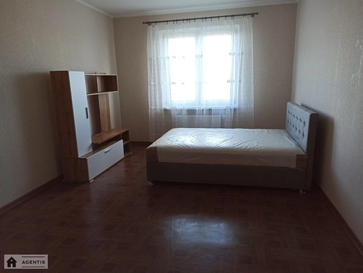 Apartment for rent. 1 room, 50 m², 4th floor/25 floors. Revutckogo, Kyiv. 