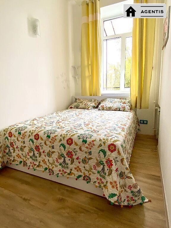 Apartment for rent. 2 rooms, 65 m², 3rd floor/4 floors. 79, Volodymyrska 79, Kyiv. 