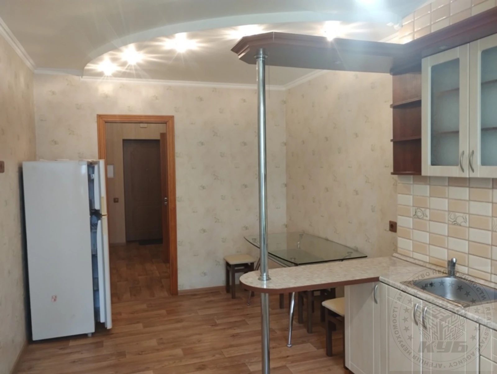 Продаж квартири. 1 room, 56 m², 3rd floor/15 floors. 33, Осіння 33, Київ. 