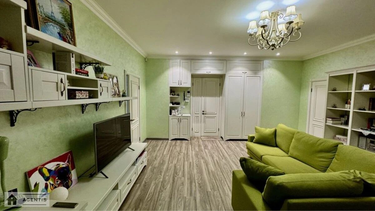 Сдам квартиру. 2 rooms, 65 m², 2nd floor/6 floors. 19, Владимирская 19, Киев. 