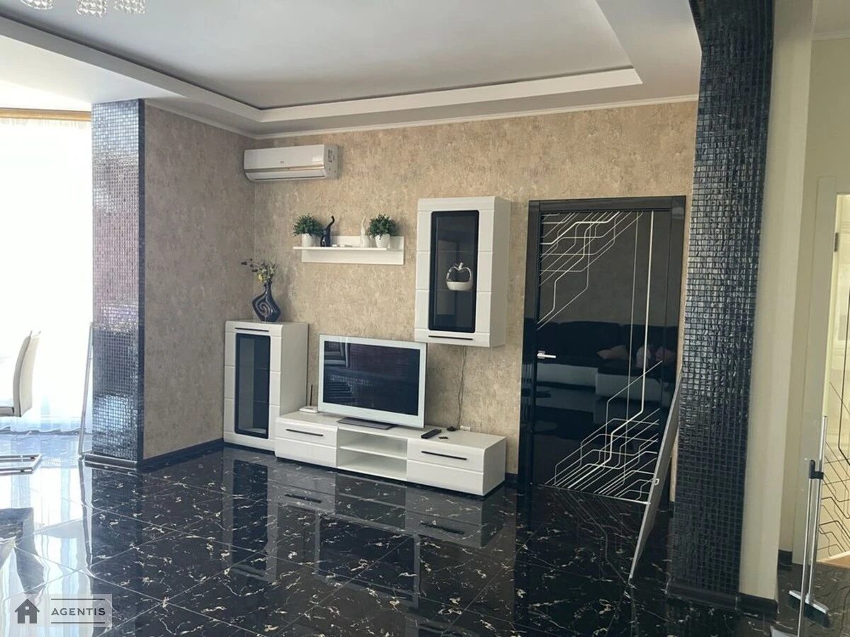 Сдам квартиру. 3 rooms, 105 m², 20 floor/23 floors. 32, Глубочицкая 32, Киев. 