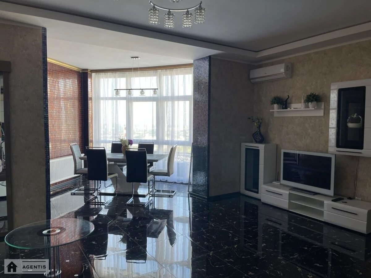 Сдам квартиру. 3 rooms, 105 m², 20 floor/23 floors. 32, Глубочицкая 32, Киев. 