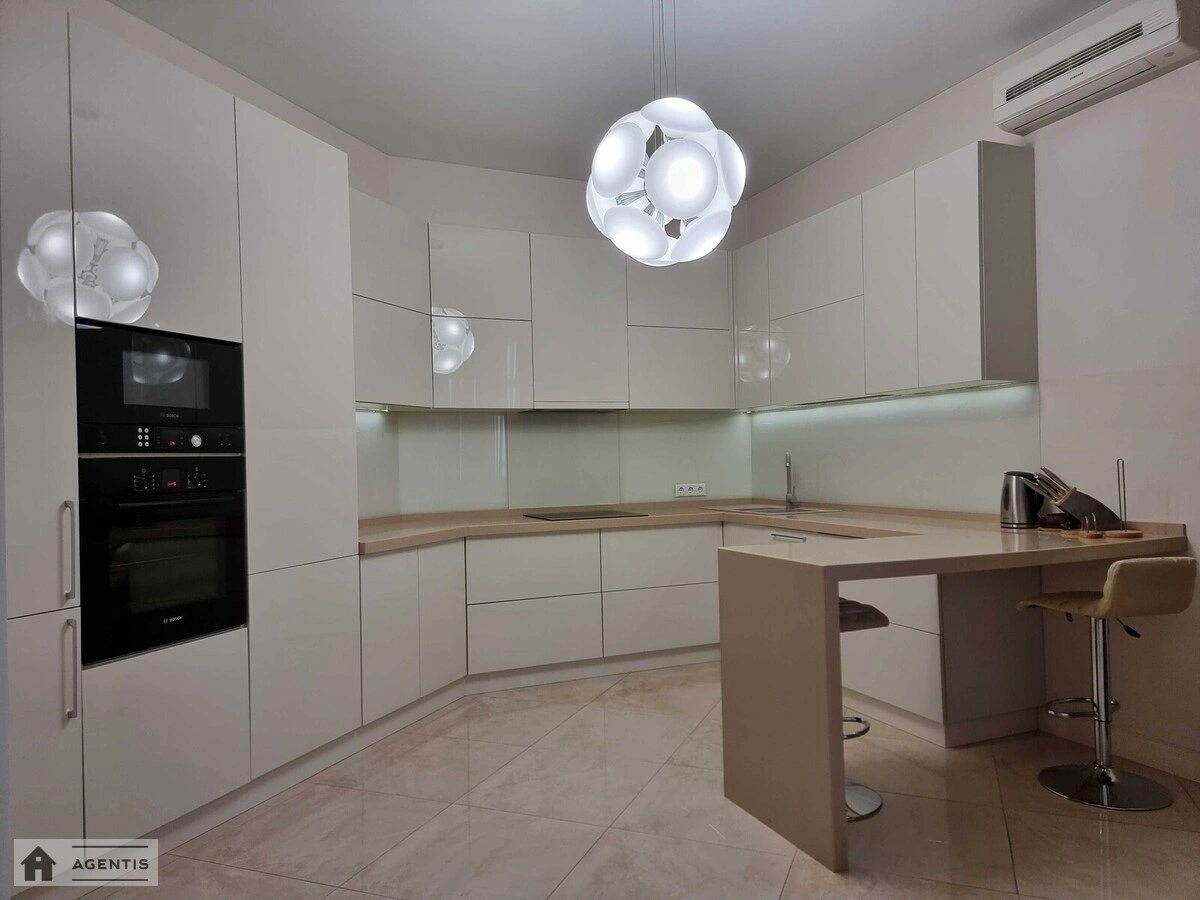 Apartment for rent. 3 rooms, 140 m², 12 floor/25 floors. 7, Lesi Ukrayinky 7, Kyiv. 