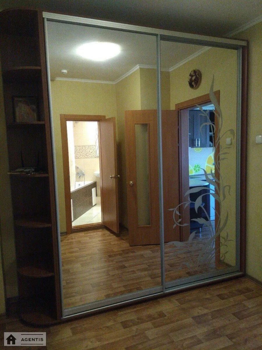 Apartment for rent. 2 rooms, 74 m², 24 floor/25 floors. 20, Urlivska 20, Kyiv. 