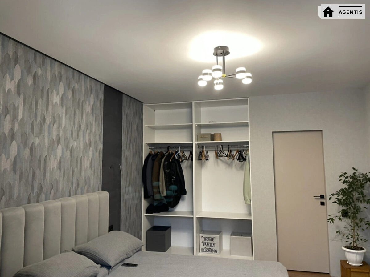 Apartment for rent. 3 rooms, 62 m², 2nd floor/7 floors. 100, Myrhorodska vul. Kyslovodska, Kyiv. 