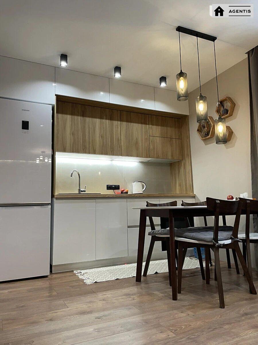 Apartment for rent. 3 rooms, 62 m², 2nd floor/7 floors. 100, Myrhorodska vul. Kyslovodska, Kyiv. 