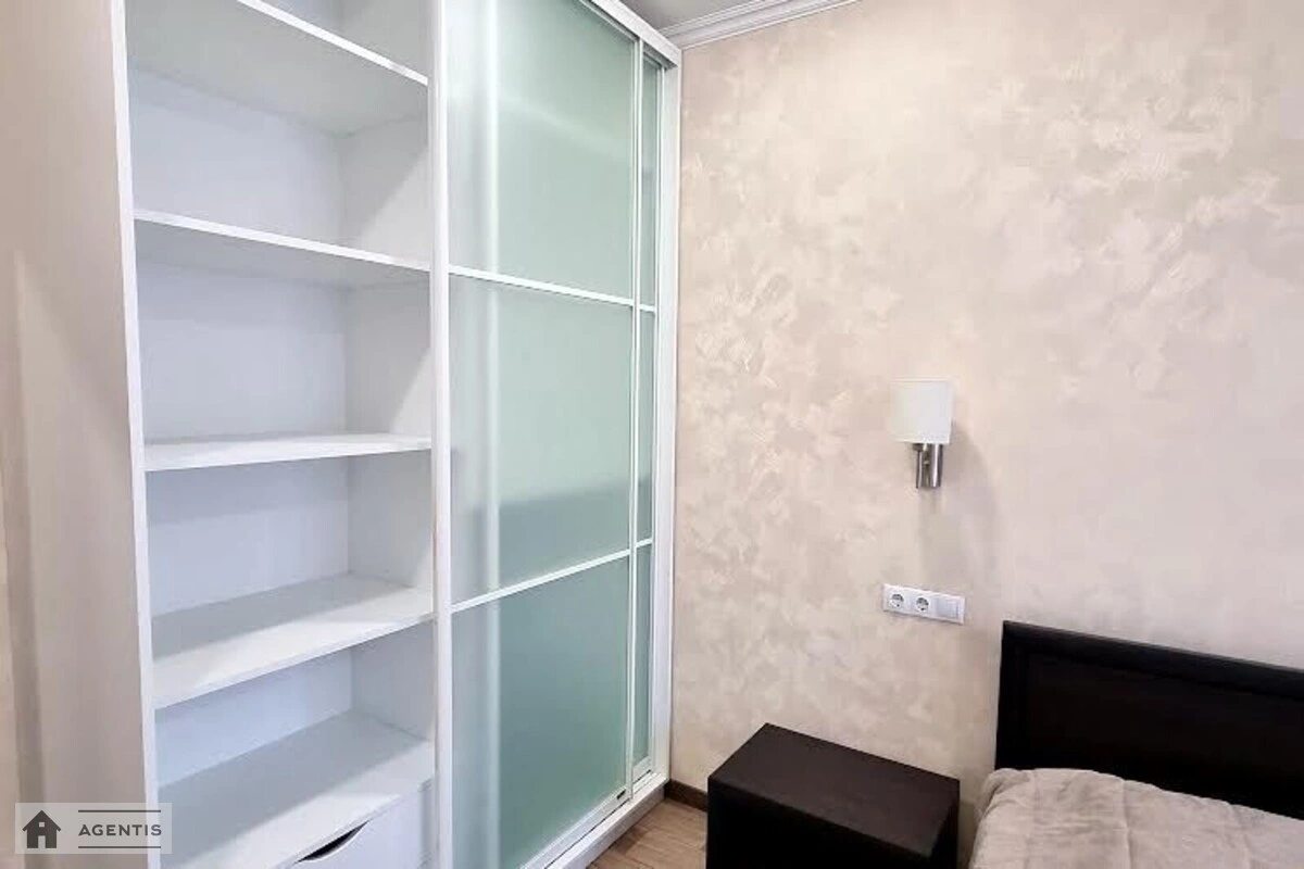 Сдам квартиру. 1 room, 42 m², 2nd floor/25 floors. 20, Соломянська вул., Киев. 
