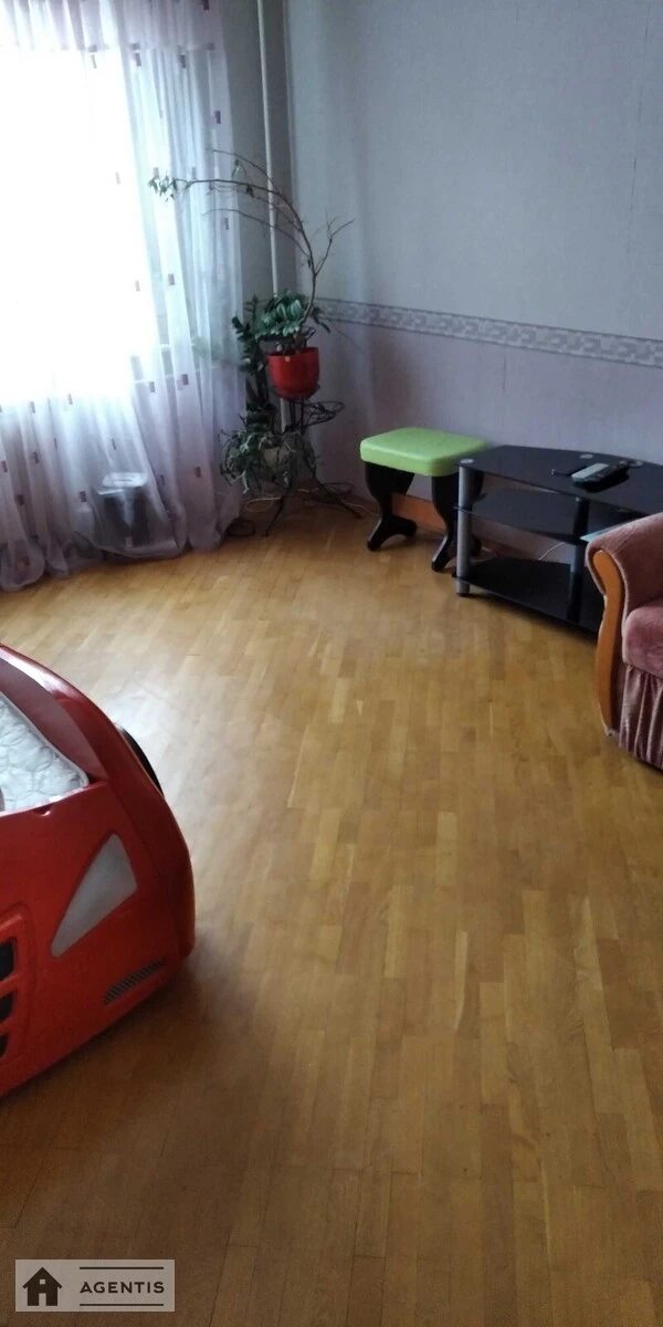 Apartment for rent. 2 rooms, 55 m², 7th floor/9 floors. Urlivska, Kyiv. 