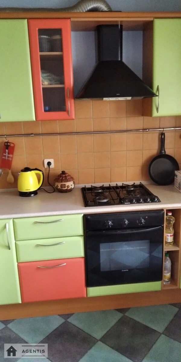 Apartment for rent. 2 rooms, 55 m², 7th floor/9 floors. Urlivska, Kyiv. 