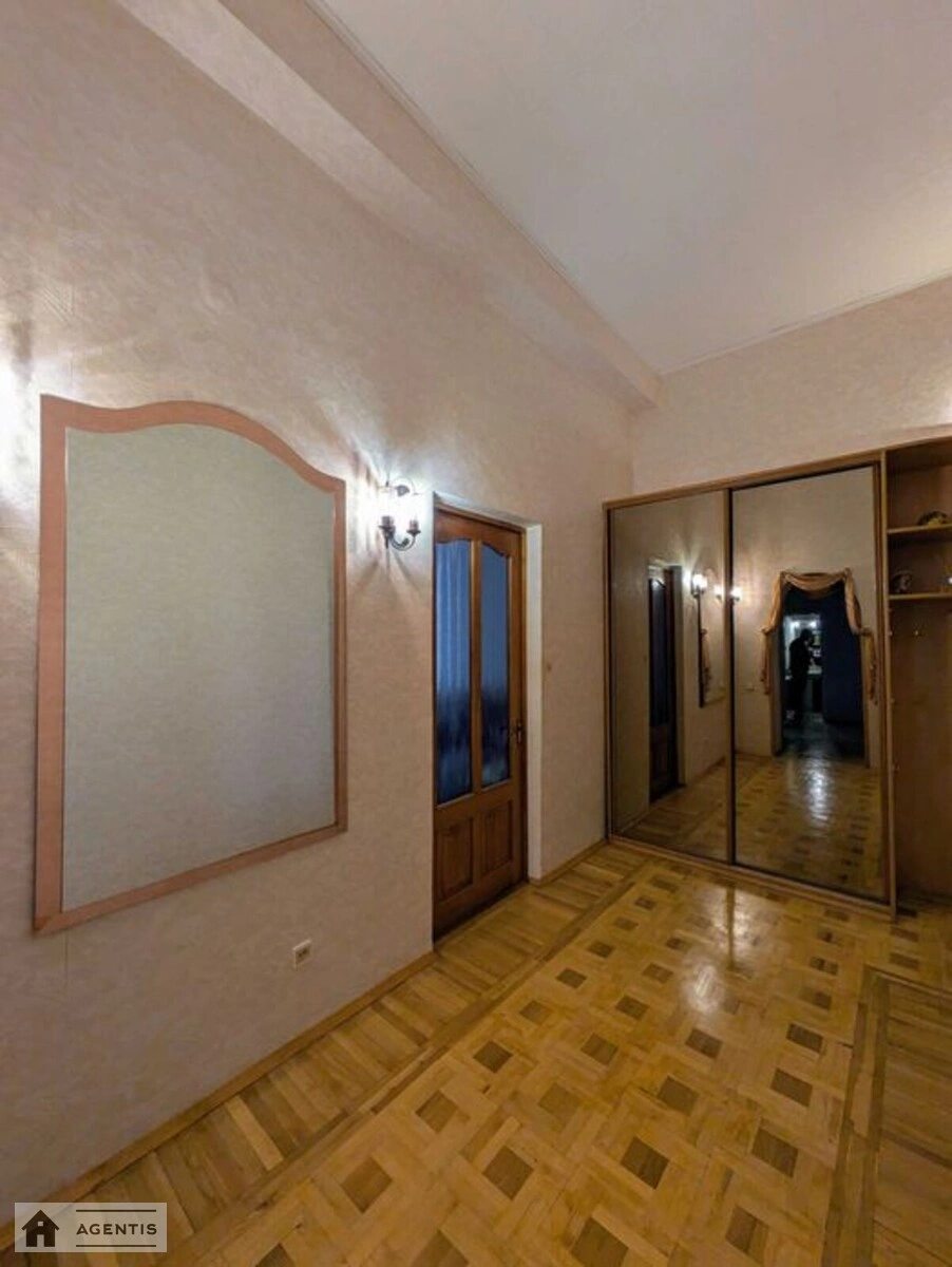 Сдам квартиру. 2 rooms, 99 m², 6th floor/7 floors. 12, Сечевых Стрельцов 12, Киев. 