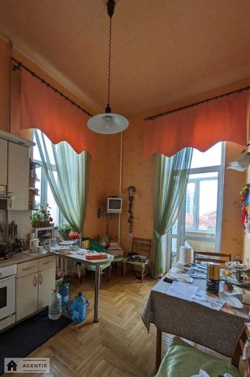 Сдам квартиру. 2 rooms, 99 m², 6th floor/7 floors. 12, Сечевых Стрельцов 12, Киев. 