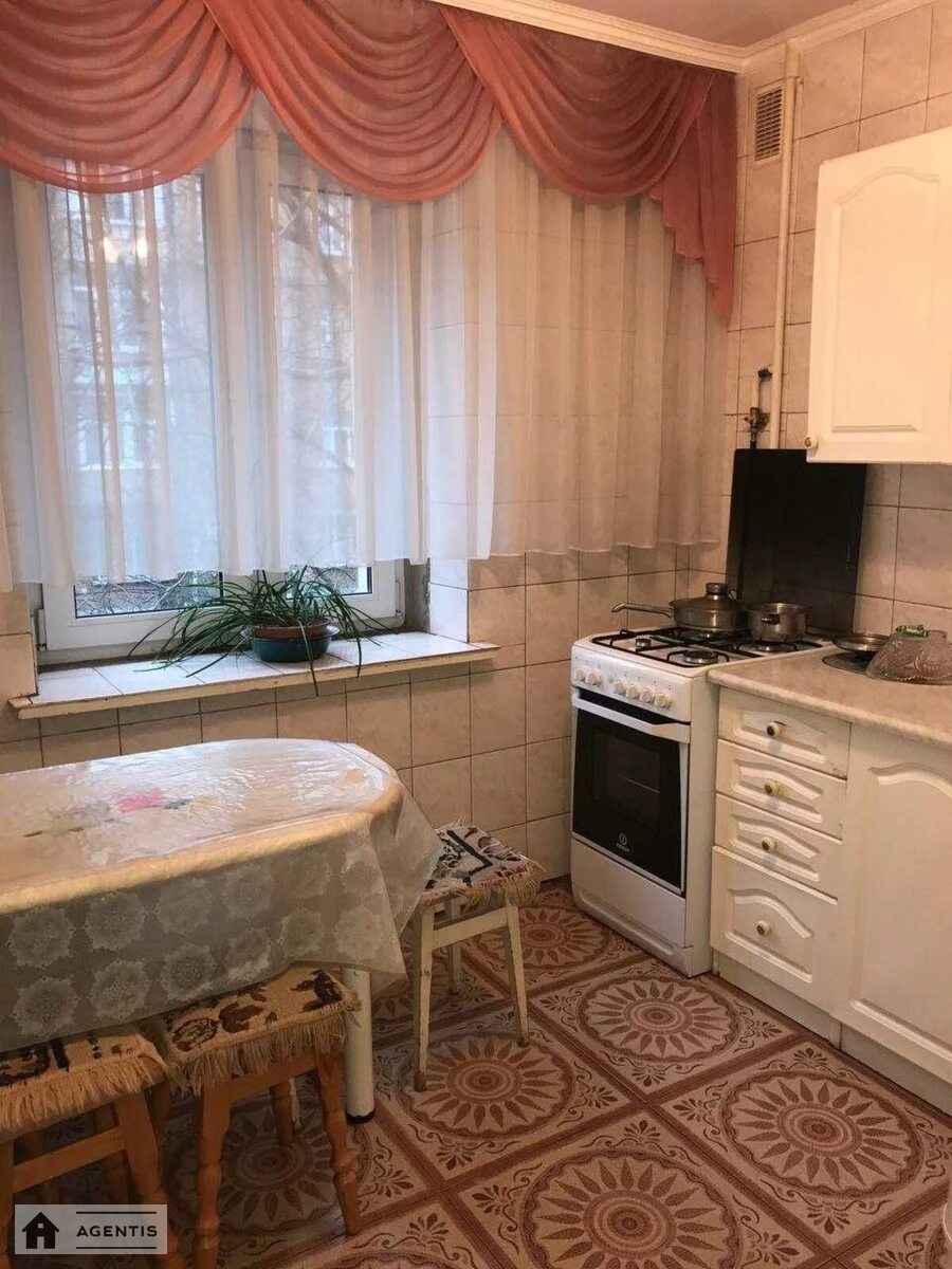 Здам квартиру 2 кімнати, 53 m², 2 пов./9 поверхів. 6, Депутатська 6, Київ. 