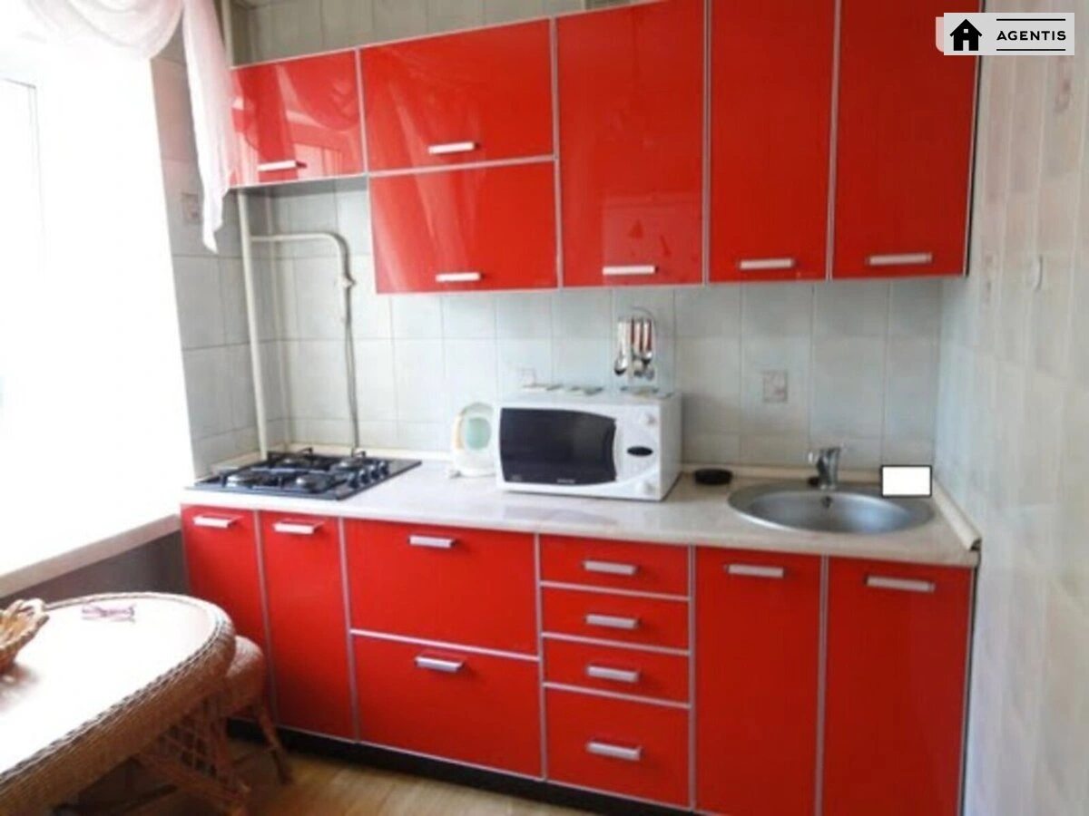 Apartment for rent. 2 rooms, 52 m², 3rd floor/9 floors. 59, Sichovyh Strliltsiv 59, Kyiv. 