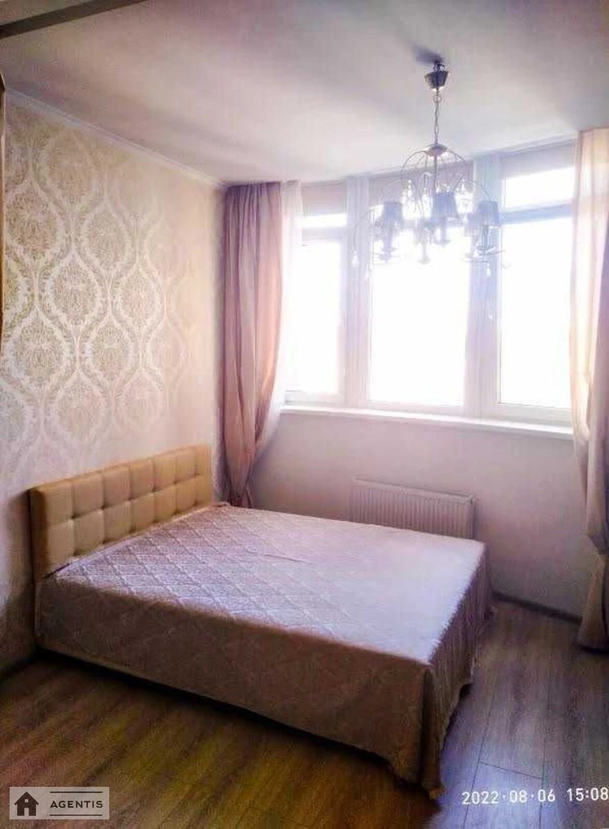Сдам квартиру. 1 room, 38 m², 12 floor/32 floors. 118, Жилянская 118, Киев. 