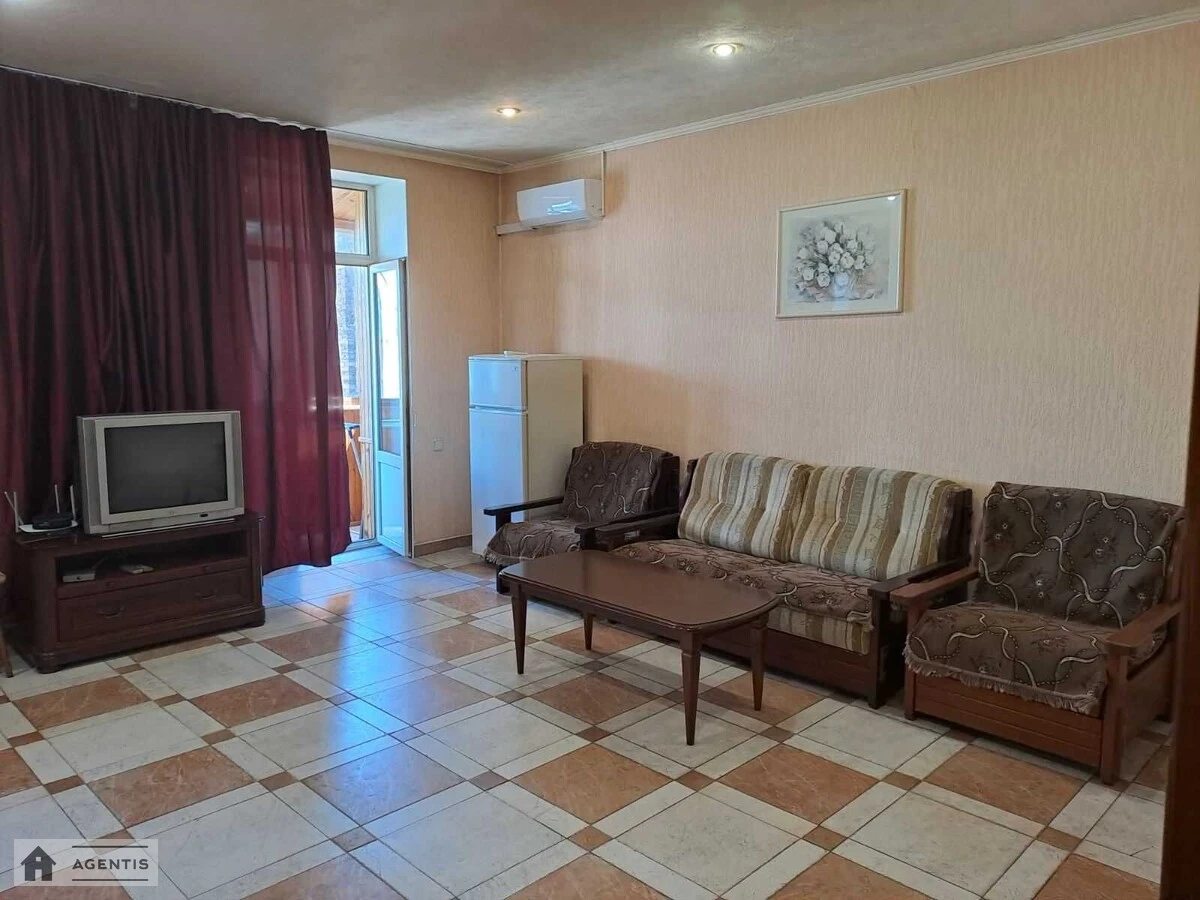 Здам квартиру. 2 rooms, 60 m², 3rd floor/4 floors. Басейна, Київ. 