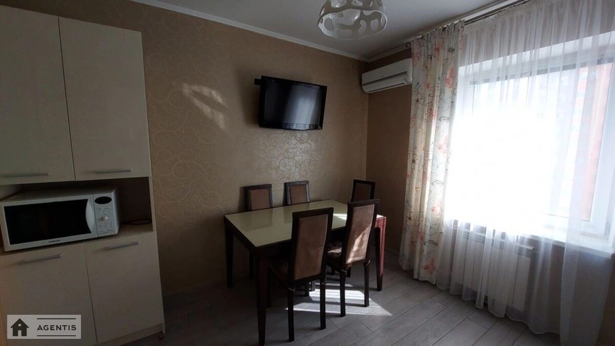 Apartment for rent. 2 rooms, 72 m², 11 floor/11 floors. 4, Oleny Pchilky vul., Kyiv. 