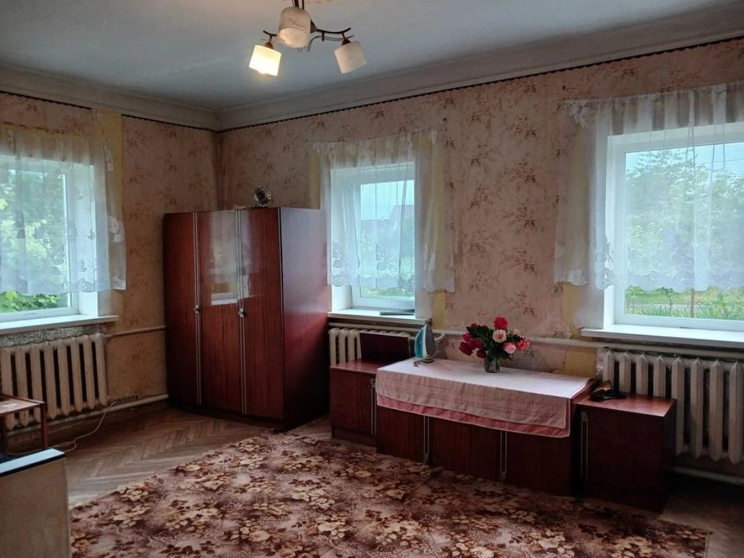 House for sale. 3 rooms, 72 m², 1 floor. Pereyaslav-Khmelnytskyy. 