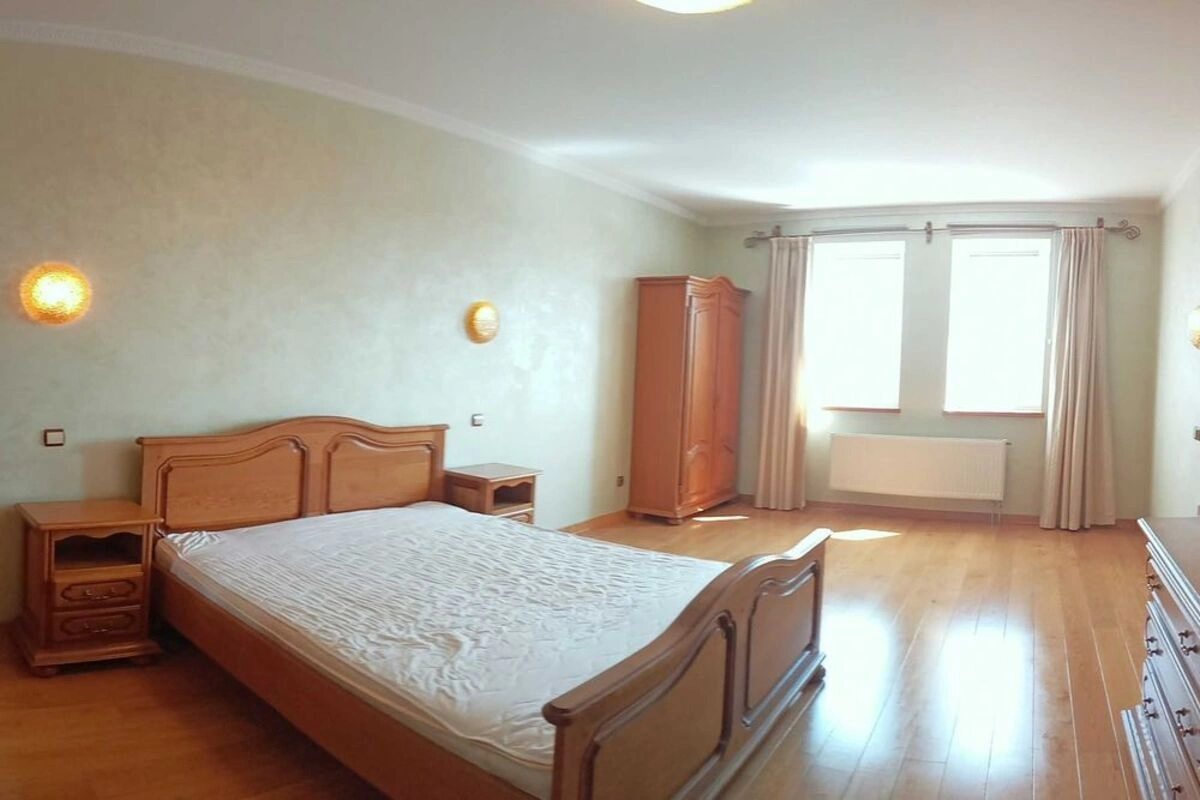 Apartment for rent. 2 rooms, 87 m², 18 floor/26 floors. 13, Golosiyivska 13, Kyiv. 