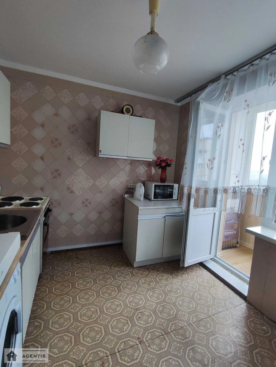 Apartment for rent. 2 rooms, 62 m², 15 floor/16 floors. 20, Heorhiya Honhadze prosp., Kyiv. 