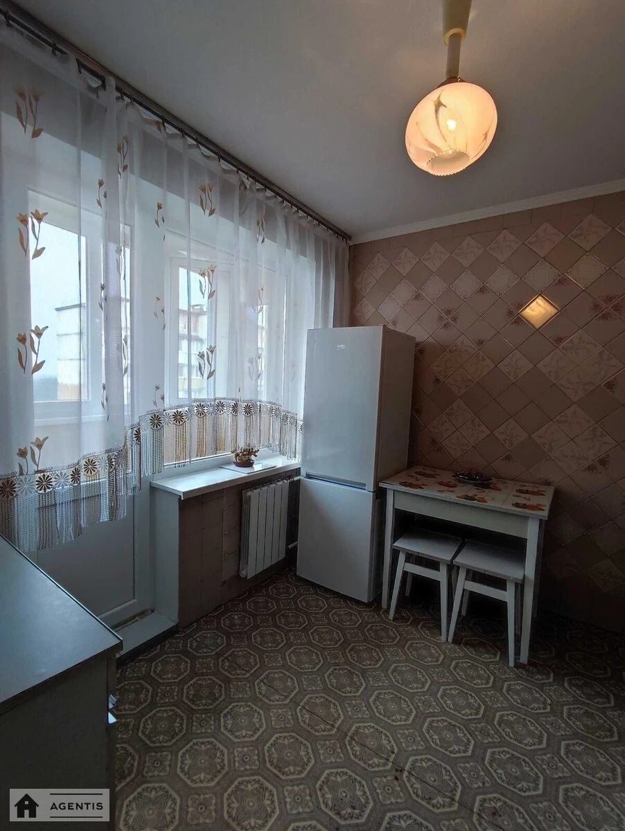 Apartment for rent. 2 rooms, 62 m², 15 floor/16 floors. 20, Heorhiya Honhadze prosp., Kyiv. 