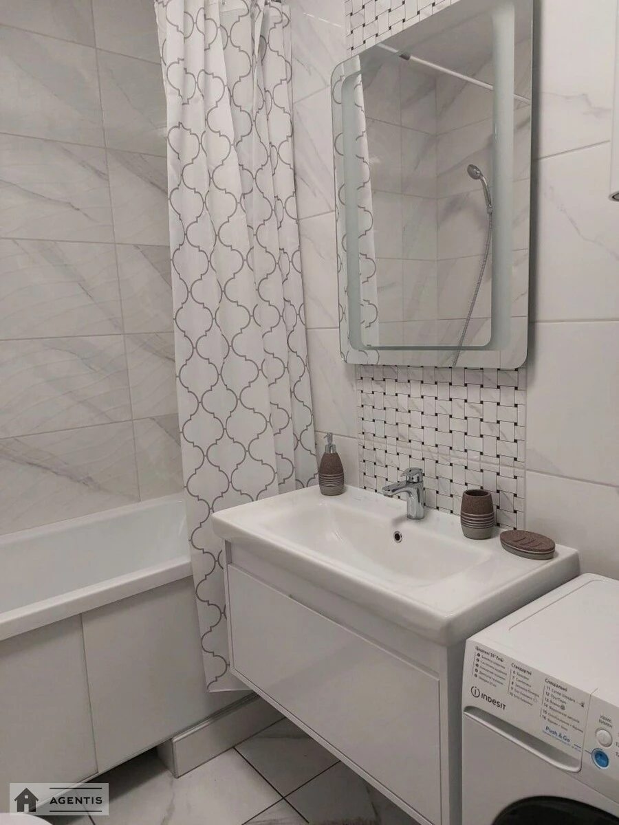 Apartment for rent. 2 rooms, 50 m², 22 floor/25 floors. Yevhena Sverstyuka vul. Maryny Raskovoyi, Kyiv. 