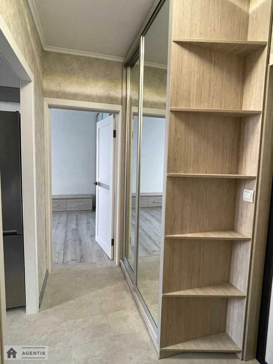 Здам квартиру. 1 room, 39 m², 4th floor/25 floors. 38, Єлизавети Чавдар вул., Київ. 