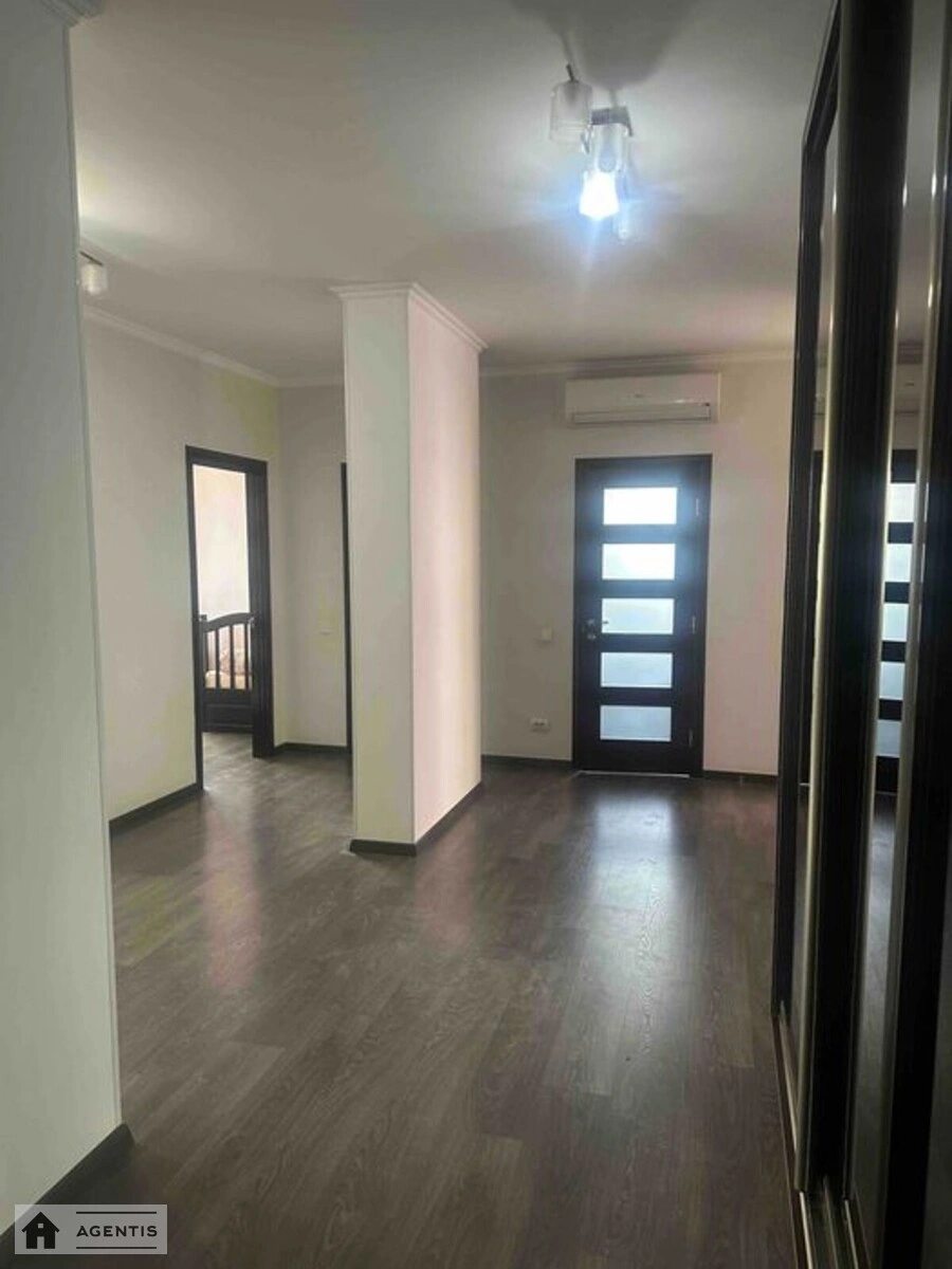 Apartment for rent. 3 rooms, 105 m², 2nd floor/19 floors. 20, Bilytcka 20. 