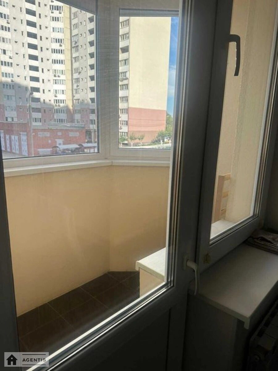 Здам квартиру. 3 rooms, 105 m², 2nd floor/19 floors. 20, Білицька 20. 