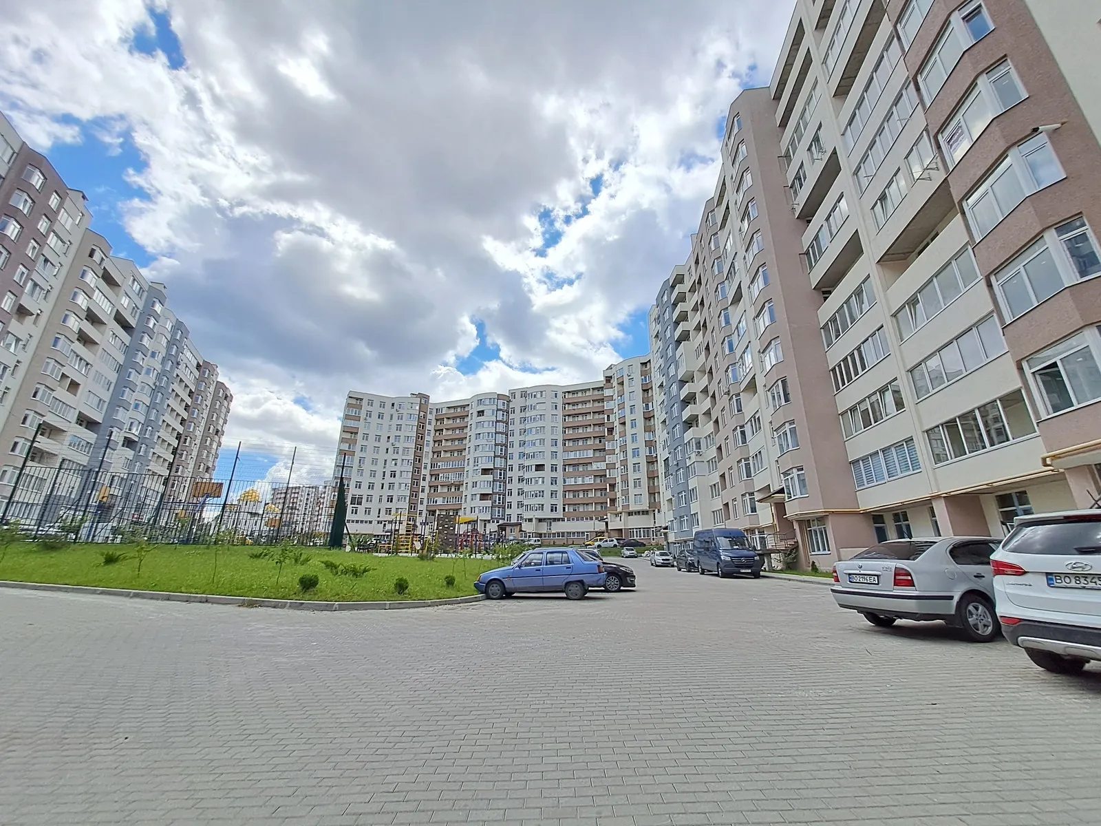 Apartments for sale. 3 rooms, 51 m², 2nd floor/11 floors. Bam, Ternopil. 