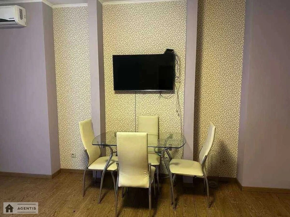 Apartment for rent. 3 rooms, 92 m², 17 floor/26 floors. 22, Petra Hryhorenka prosp., Kyiv. 